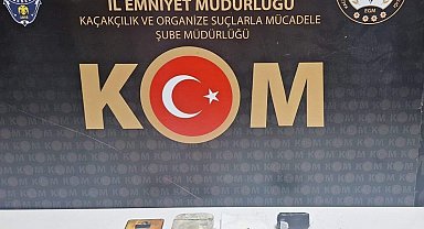 Ehliyet sınavında kopya düzeneği ile yakalandı: Görülmeyecek şekilde kulaklık yerleştirmiş