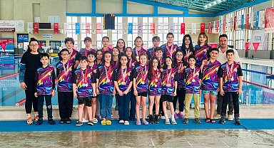 Elazığ'da 87 sporcu şampiyonluk için kulaç attı