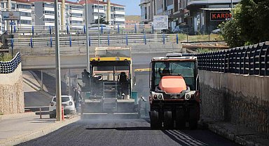 Elazığ'da asfaltlama çalışmaları sürüyor