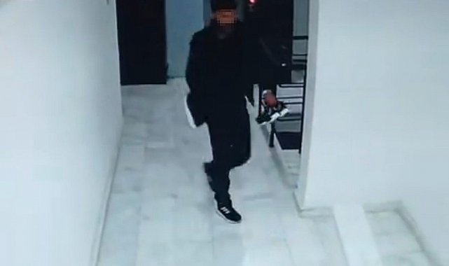 Elazığ'da ayakkabı hırsızlığı kamerada