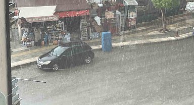 Elazığ'da dolu ve sağanak etkili oldu