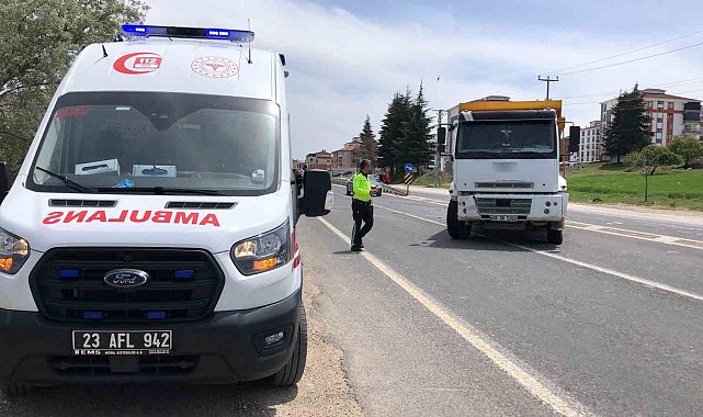 Elazığ'da kamyon ile otomobil çarpıştı: 1 yaralı