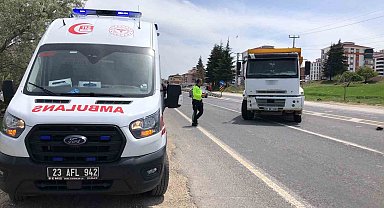 Elazığ'da kamyon ile otomobil çarpıştı: 1 yaralı