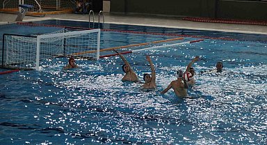 Elazığ'da yüzme müsabakaları sona erdi