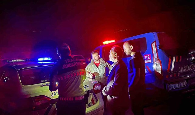 Emet'te yolun karşısına geçmek isterken otomobilin çarptığı adam hayatını kaybetti