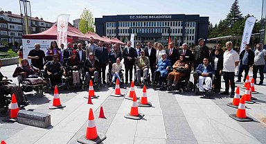 Engelli parkurunda empati yaptılar