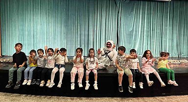 Engelsiz Kreş'te tiyatro mutluluğu