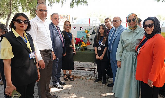 Erdemli'de 10 okulda bilim fuarı açıldı