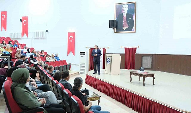 Erzincan'da gıda üzerine seminer düzenledi