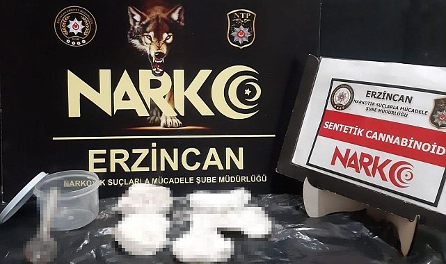 Erzincan'da peçeteye emdirilmiş uyuşturucu madde ele geçirildi