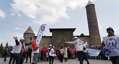 Erzurum'da 1 Mayıs'ın kutlama adresi Yakutiye Kent Meydanı oldu