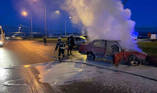 Erzurum'da araç cayır cayır yandı