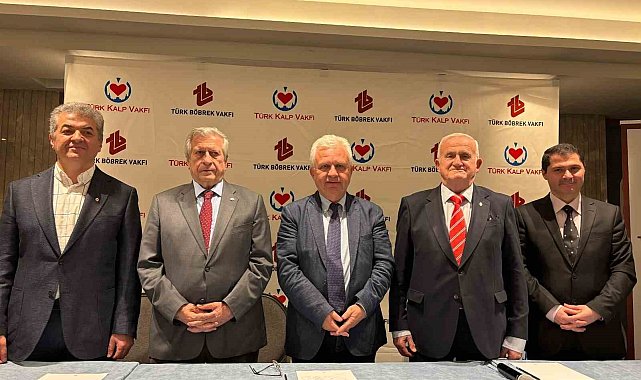 Eş dost tavsiyesiyle ilaç almak yerini, yapay zeka destekli sahte uzmanlara bıraktı