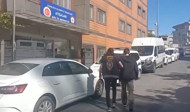 Esenler'de elinde satırla dolaşan bir kişi yakalandı