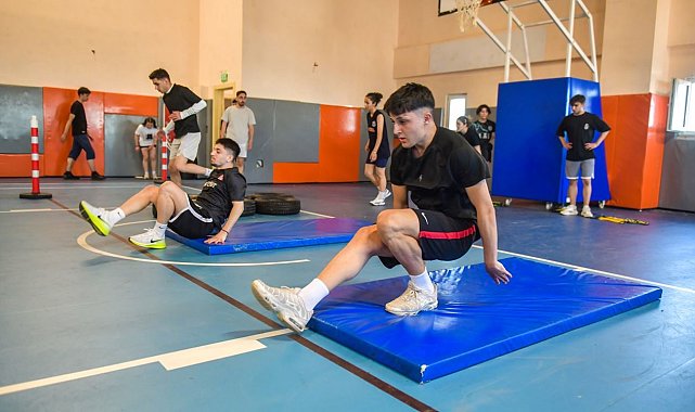 Esenyurt Belediyesi gençleri geleceğe sporla hazırlıyor