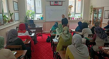 Eskişehir'de 'Değerlerin Edinilmesinde Ailenin Rolü' eğitimi verildi