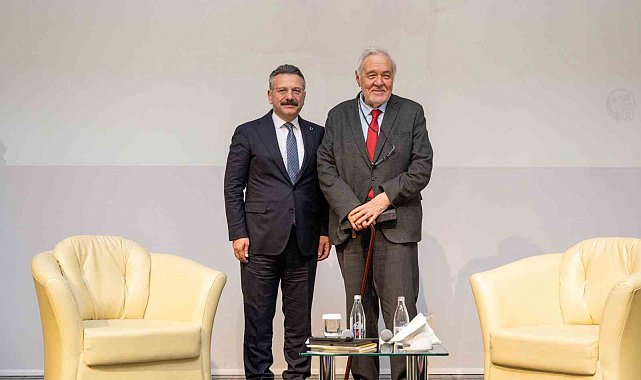 Eskişehir'de İlber Ortaylı'nın katılımıyla "Türk Kültürü ve Yunus Emre" söyleşisi düzenlendi