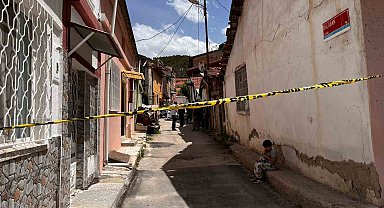 Evde ağır koku ihbarına gelen polis cesetle karşılaştı