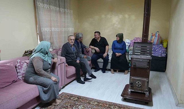 Evlerini yangında kaybeden aile iki yıldır köy okulunda yaşama tutunmaya çalışıyor