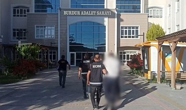 Evrakla değil, parayla ikamet: Rüşvet operasyonunda 2 tutuklama