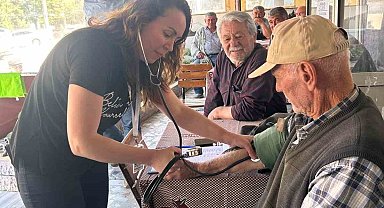 Farkındalık için sokak sokak gezip tansiyon ve şeker ölçümü yapıldı