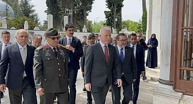 Fatih Sultan Mehmet Han vefatının 544'üncü yıldönümünde kabri başında anıldı