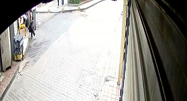 Fatih'te kuyumcu çalışanı pırlanta dolu poşeti çöpe attı, kağıt toplayıcısı bulup aldı