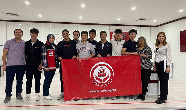 Fen lisesi öğrencilerine "Aile İçi İletişim" söyleşisi düzenlendi