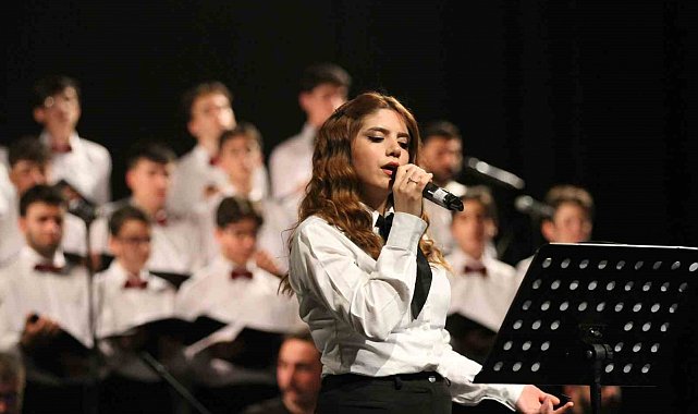 Fen Lisesi'nden türkü ve enstrüman dinletisi