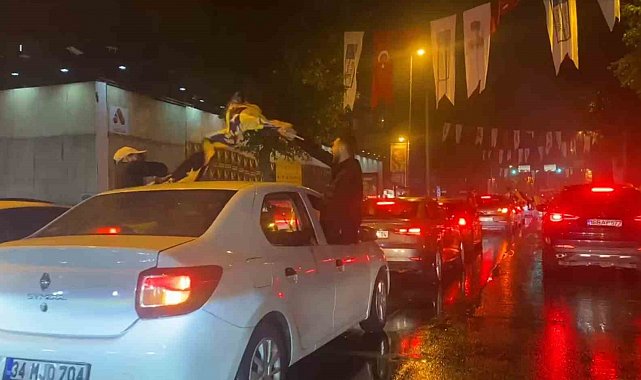 Fenerbahçe'nin Euroleague şampiyonluğu Bağdat Caddesi'ni bayram yerine çevirdi