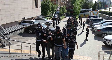 FETÖ'yü finanse eden Maydonoz Döner'e yapılan operasyonda 23 şüpheli yakalandı