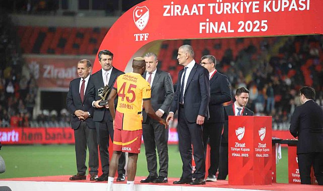 Finalin oyuncusu Victor Osimhen seçildi