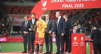 Finalin oyuncusu Victor Osimhen seçildi