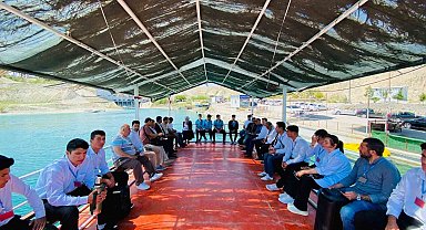 Fırat'ın Samsat kıyısında şiir aktı