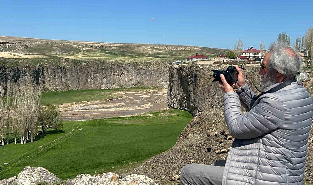 Fotoğrafın diliyle geçmişin izini arıyor