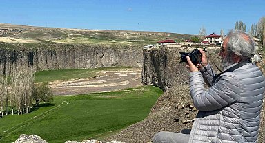 Fotoğrafın diliyle geçmişin izini arıyor