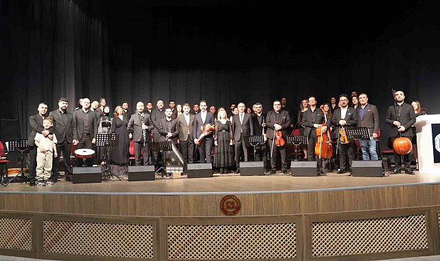 FÜ'de akademisyenler korosu sergilendi