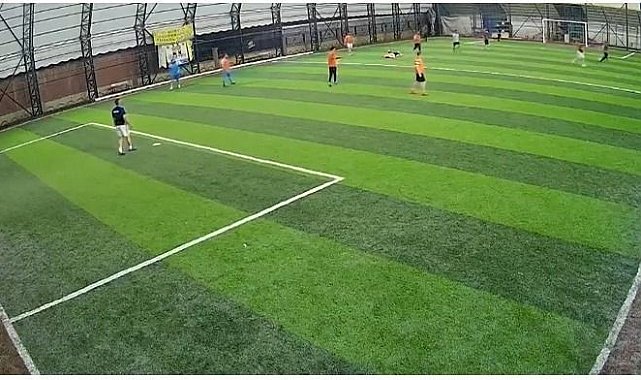 Futbol oynarken kalp krizi geçiren genç hayatını kaybetti