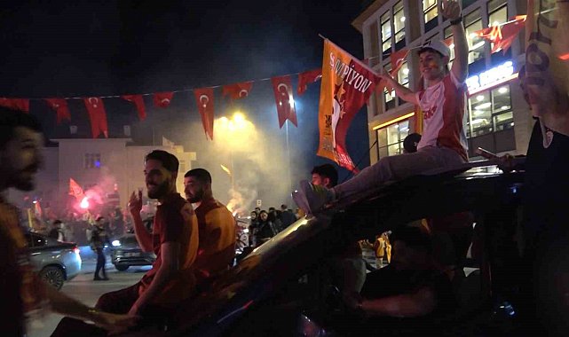 Galatasaray'ın 25. şampiyonluğu Yalova'da coşkuyla kutlandı