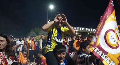 Galatasaray'ın şampiyonluğu Gaziantep'te davul, zurna ve halayla kutlandı