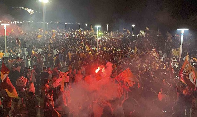 Galatasaray'ın şampiyonluğu Mersin'de coşkuyla kutlandı