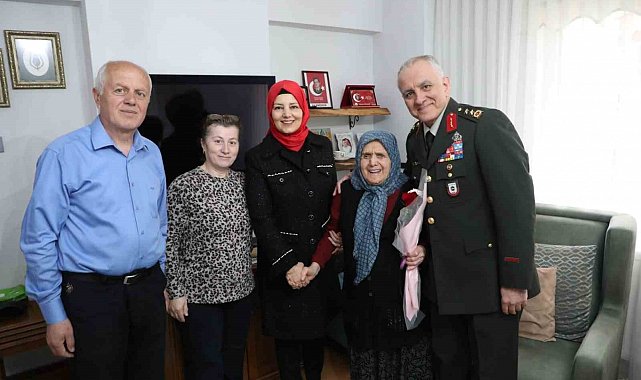 Garnizon Komutanı Ala'dan şehit annesine anlamı ziyaret