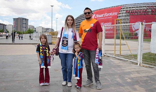 Gaziantep Stadyumu'nda kupa coşkusu başladı