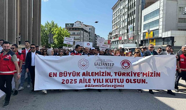 Gaziantep'te 'Aile Yılı' kapsamında kortej yürüyüşü düzenlendi