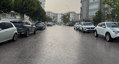 Gaziantep'te sağanak hayatı olumsuz etkiledi