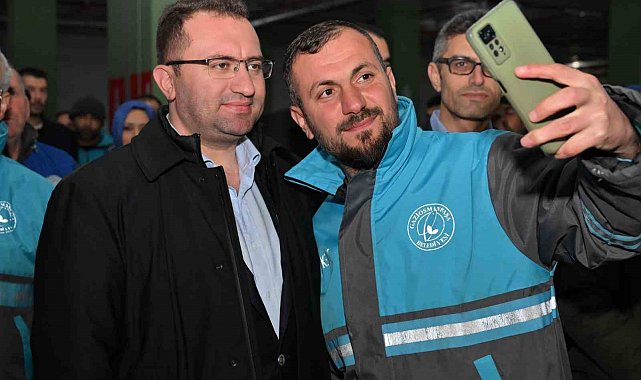 Gaziosmanpaşa'daki belediye işçileri 1 Mayıs'ı kutladı