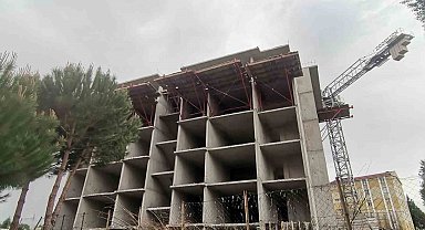 Gediz'de 5.etap TOKİ konutları hızla yükseliyor