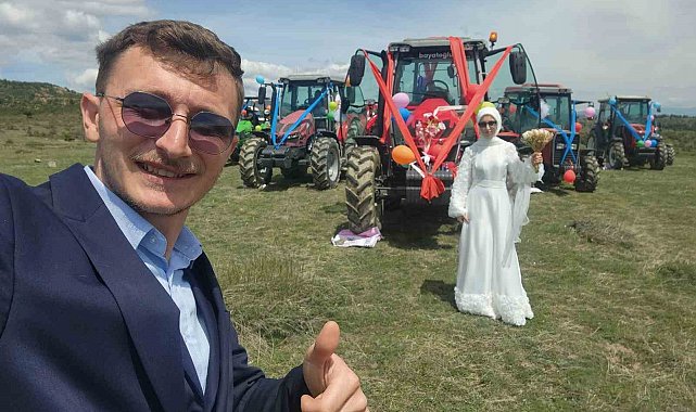 Gelin direksiyon başına geçti traktör, çiftçi çiftin gelin arabası oldu