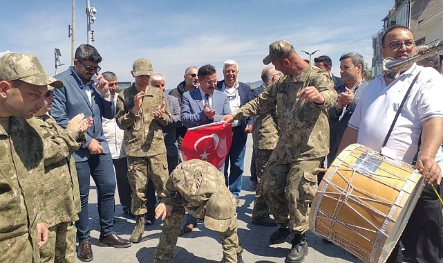 Gemlik'te başlayan askerlik Mudanya'da eğlenceyle sona erdi