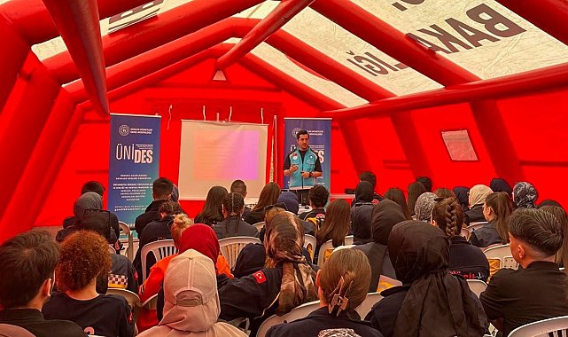 Genç paramedikler afetlere hazırlandı